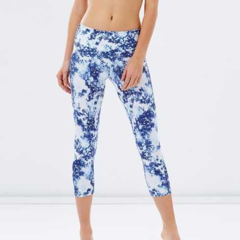 Onzie Blue Starburst Capri Yoga Pants